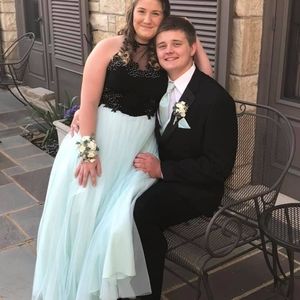 Meet your Posher, Ethan